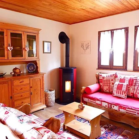 Petit De Montagne Avec Espace Exterieur דירה