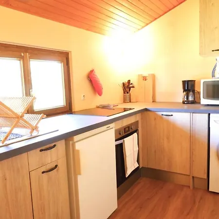 Petit De Montagne Avec Espace Extérieur *