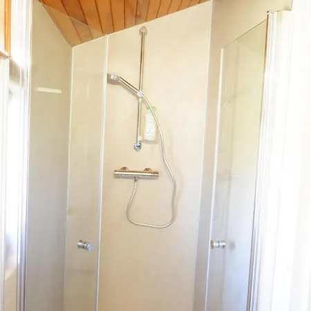 Petit De Montagne Avec Espace Exterieur *