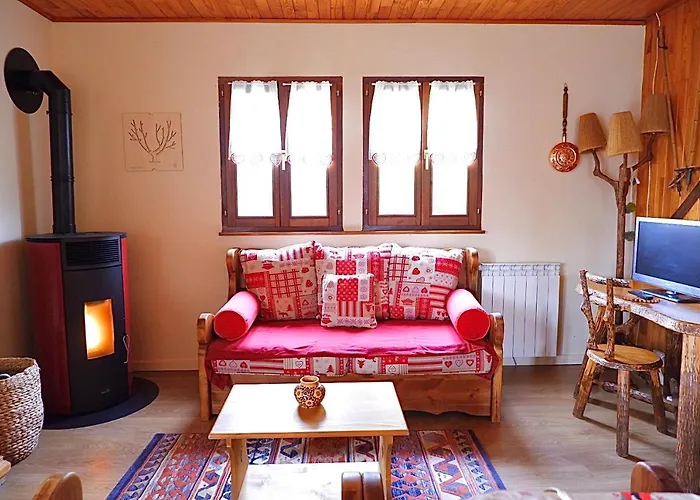 Petit De Montagne Avec Espace Exterieur