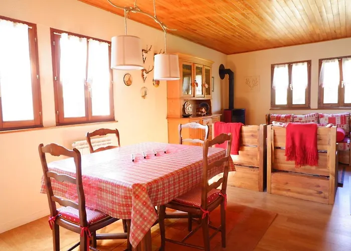 Petit De Montagne Avec Espace Exterieur *